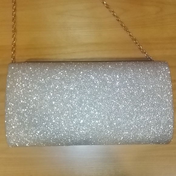 Sparkly Golden Clutch Bag with Chain Strap - Picture 3 of 5